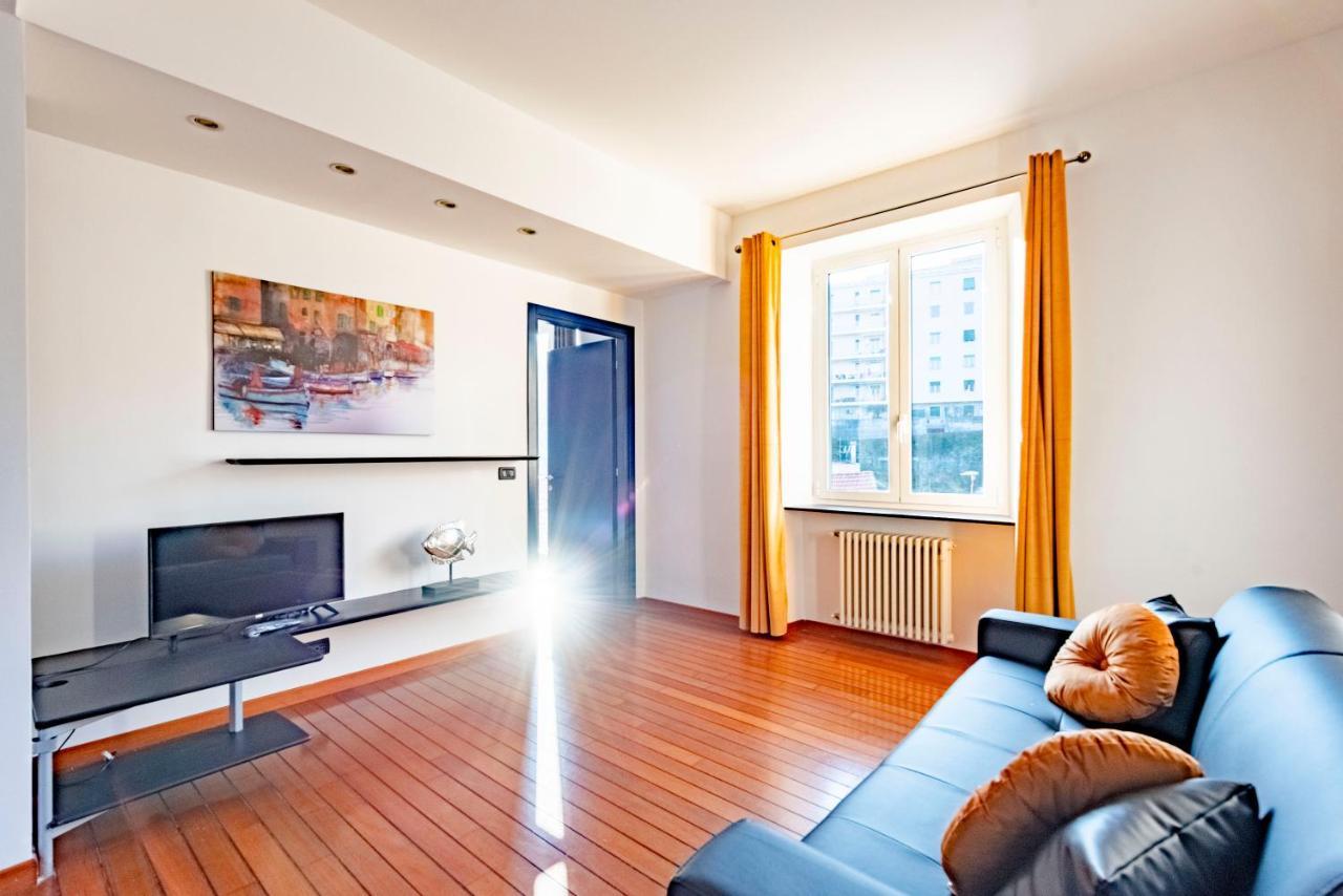 ジェノヴァJoivy Modern Flat Next To The Seaアパートメント エクステリア 写真